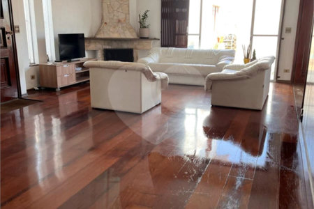 Casa Térrea à venda com 3 quartos, sendo 1 suíte,  em Socorro, São Paulo, SP