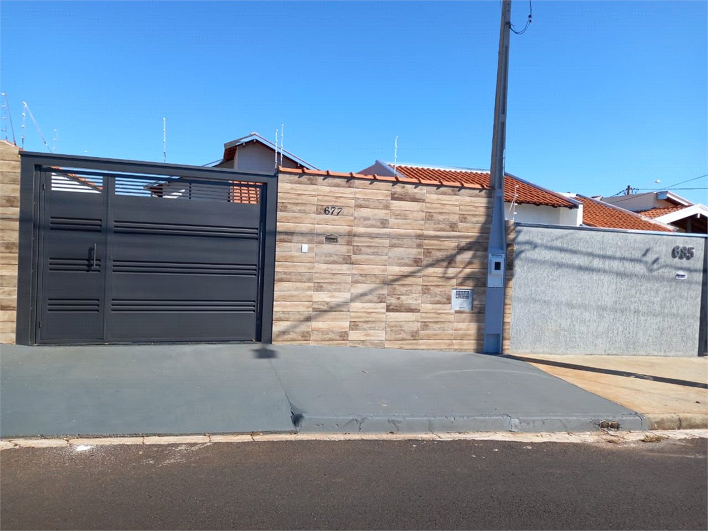 Casa térrea em Araraquara/SP.