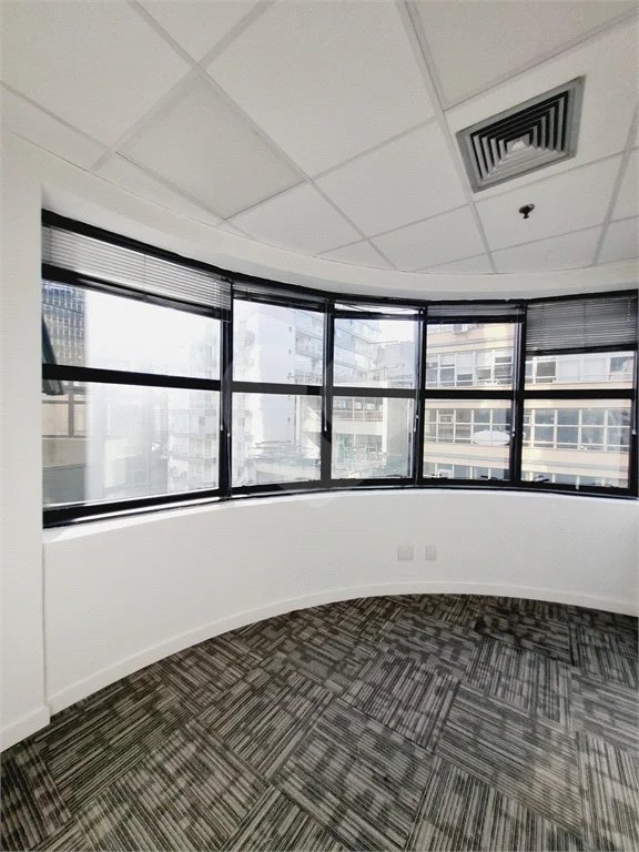 Conjunto comercial à Venda ou Locação na República com 376,56 m² de área útil 10 vagas