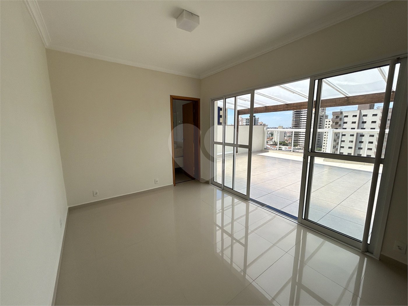 Cobertura de Alto Padrão no Centro de São Carlos – Sofisticação, Espaço e Conforto!