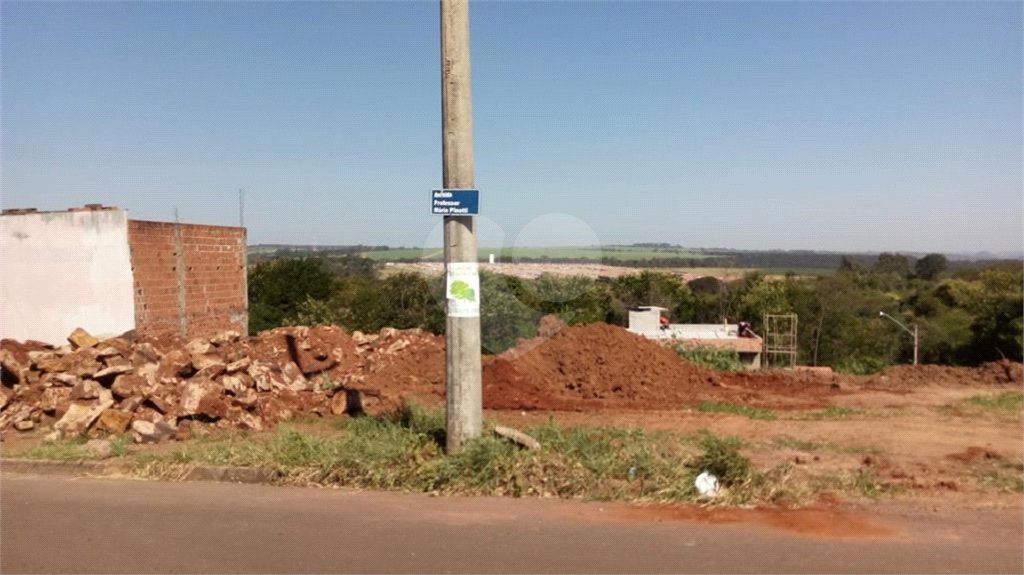 Terreno com 404,00 m² de área