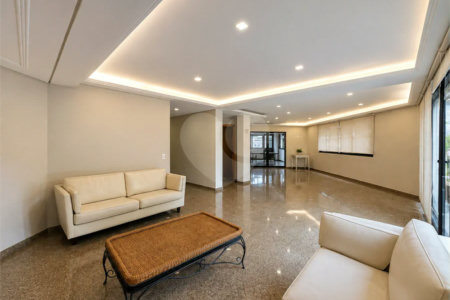 Apartamento de 184 m² em andar alto com 4 dormitórios e 3 vagas em Perdizes