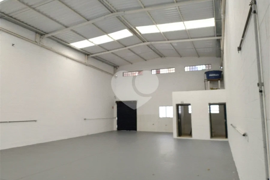 Barracão Comercial para locação na Avenida Raposo Tavares