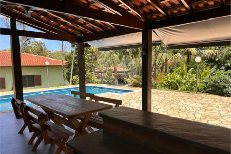 Casa para Venda ou Locação com opção de estar mobiliado no Condomínio Recanto Florido – Vinhedo/SP