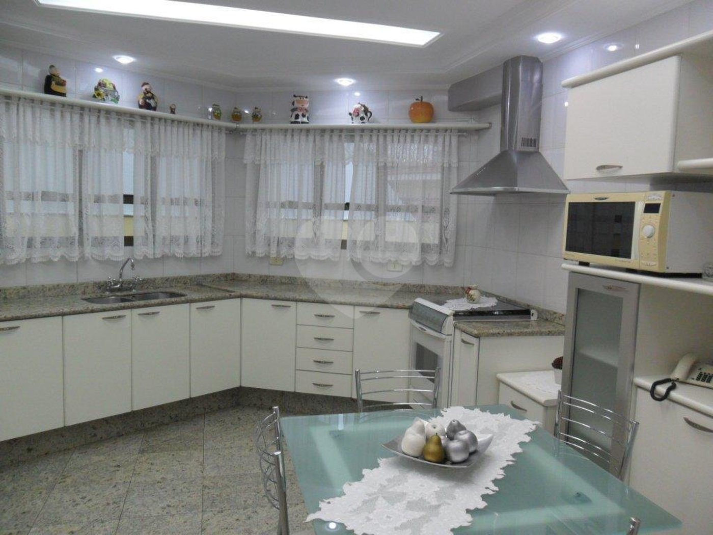 Sobrado de alto padrão com piscina e sauna no Jardim França