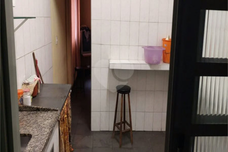 Casa com dois pavimentos na Barra Funda: