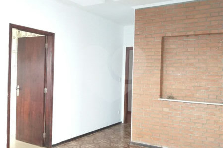 Casa à venda com 4 quartos, sendo 1 suíte,  no Centro, Vinhedo, SP