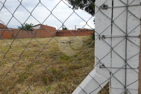 Terreno Comercial à Venda na Av. Teixeira de Barros – Rua Larga