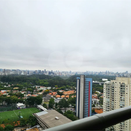 Casa Ibirapuera Apartments da Cyrela, a poucos minutos do Parque Ibirapuera, na Vila Clementino, com fácil acesso a Av. 23 de Maio e ao Shopping Santa Cruz. Apartamento de 2 dorms,, 1 suíte, 1 vaga de garagem.. Um condomínio com área de lazer tipo clube.