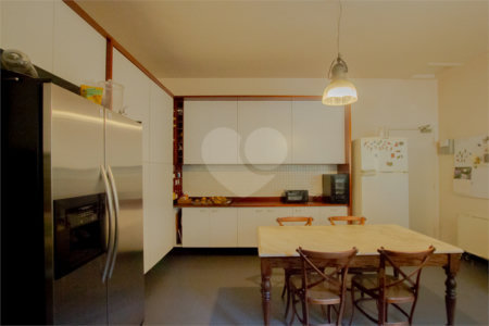 Casa à venda com 3 quartos, sendo 1 suíte,  em Campo Belo, São Paulo, SP