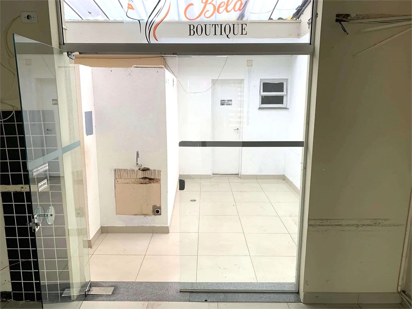 Aluga-se loja de rua, 230 m2, no Portal do Morumbi