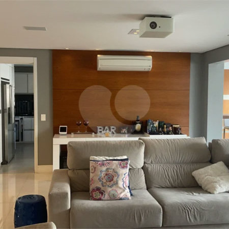 Apartamento na Mooca com 204 m² com vista maravilhosa, sendo 3 suítes e 4vagas.