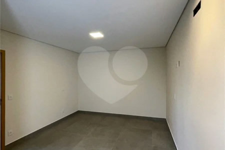 Casa à venda com 3 quartos, sendo 1 suíte,  em Portal do Bosque, Louveira, SP