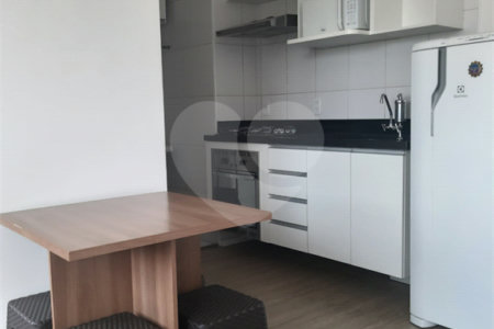 Apartamento com 34m², 2 quartos, à venda no Cambuci