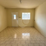 Casa com 132m² de terreno, 2 dormitórios, 2 vagas de garagem e próximo ao metrô.