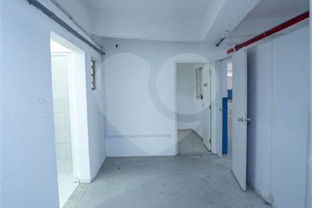 Lindo Salão Comercial para locação com 924m2 no Centro de Atibaia