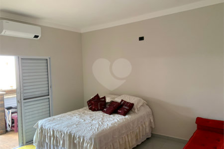 Casa térrea com piscina para venda no Residencial Arcoville