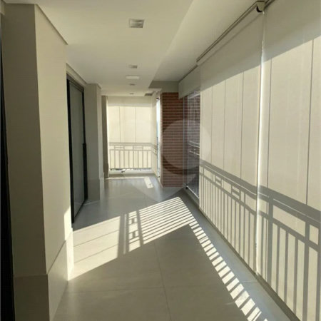 Apartamento de 224m² com 4 dormitórios, 3 suítes, 4 vagas de garagem e deposito