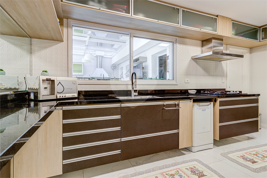 Casa à venda com 4 quartos, sendo 2 suítes, no condomínio Residencial Terras Altas, São Paulo - SP