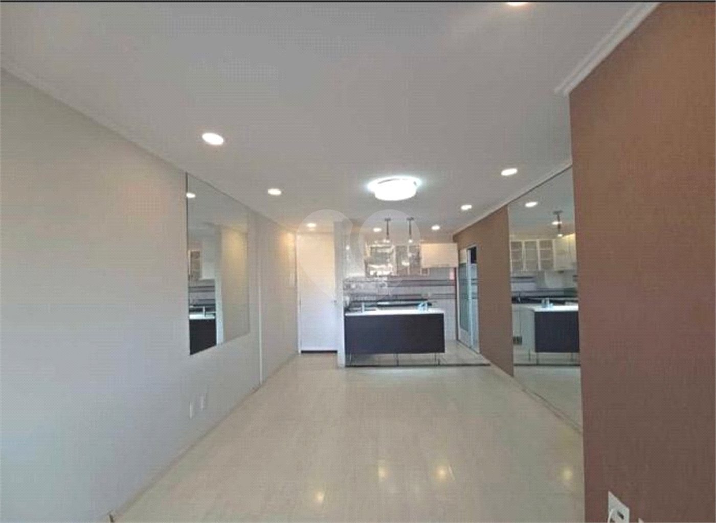 Apartamento no Edifício Torres di Itália.