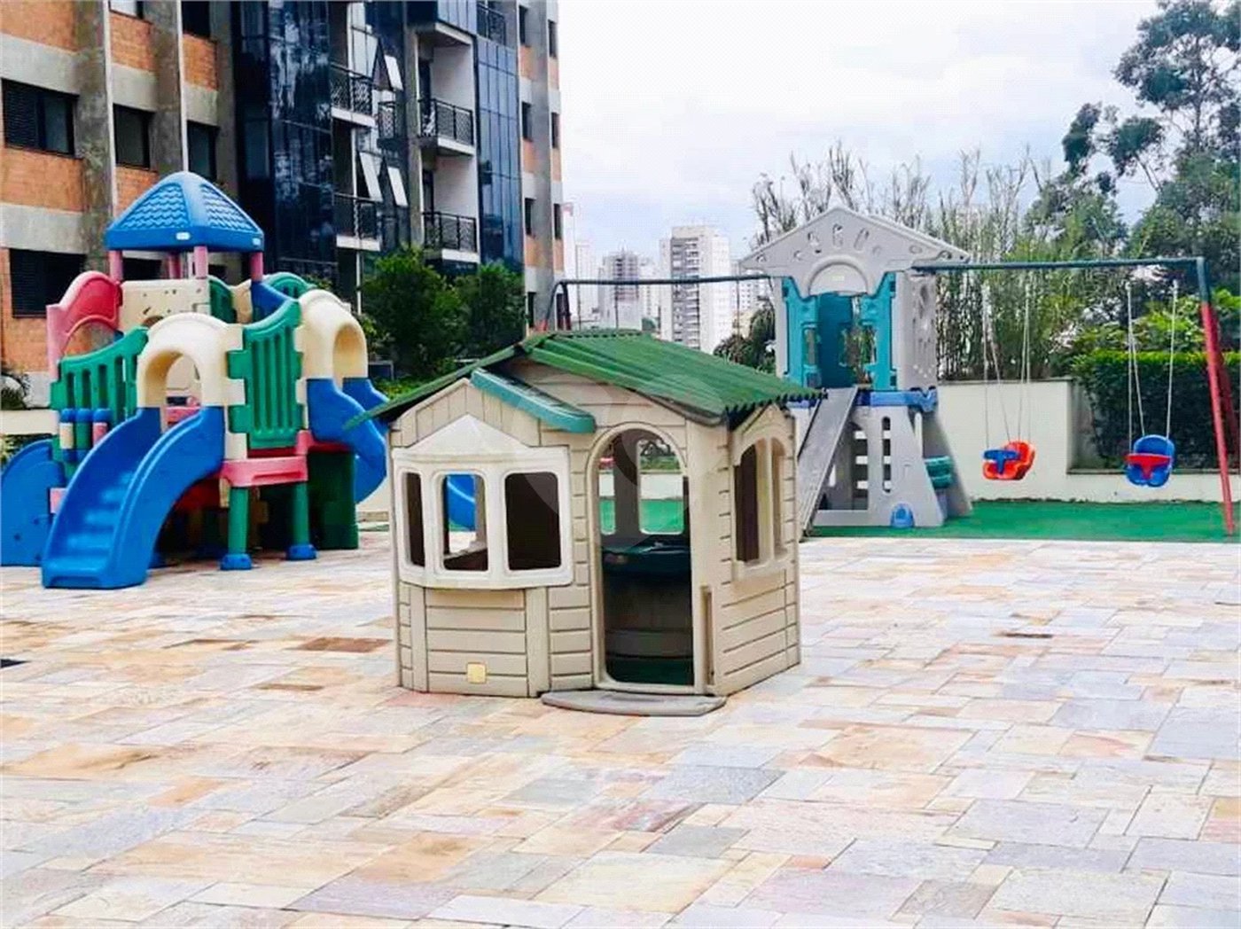 Apartamento à venda na Saúde de 500m² com 5 dormitórios, 4 suítes e 5 vagas