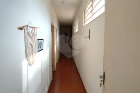 Casa à Venda de 3 dormitórios em São Carlos, no bairro Parque Santa Marta