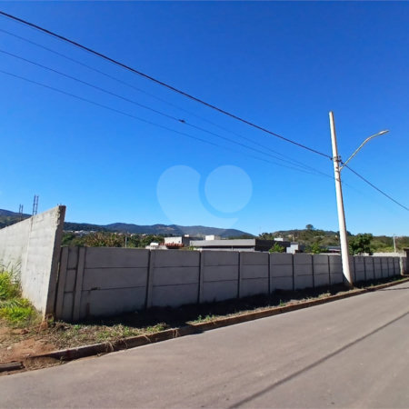 Terreno a venda no Jardim Estância Brasil com 1400m²