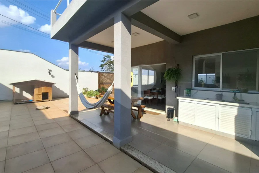 Sobrado com Piscina à Venda no Terras de Treviso – Piracicaba/SP