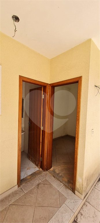 Sobrado a venda no Ipiranga de 220m² com 4 suítes e 2 vagas.Estuda permuta.