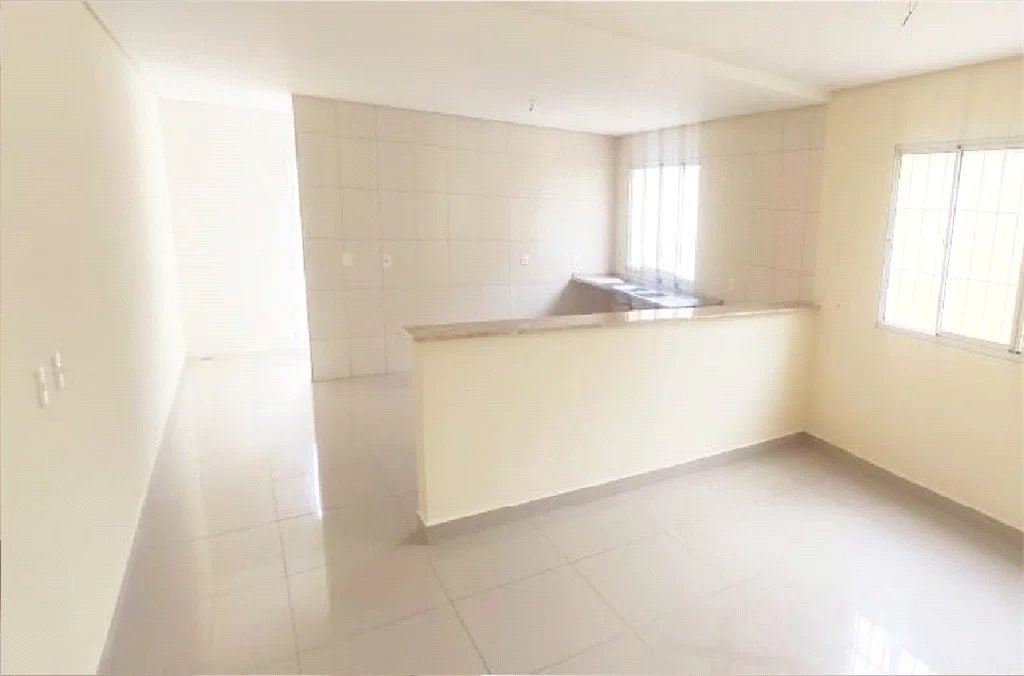 Sobrado à venda com 3 quartos, sendo 1 suíte,  em Cidade São Francisco, São Paulo, SP