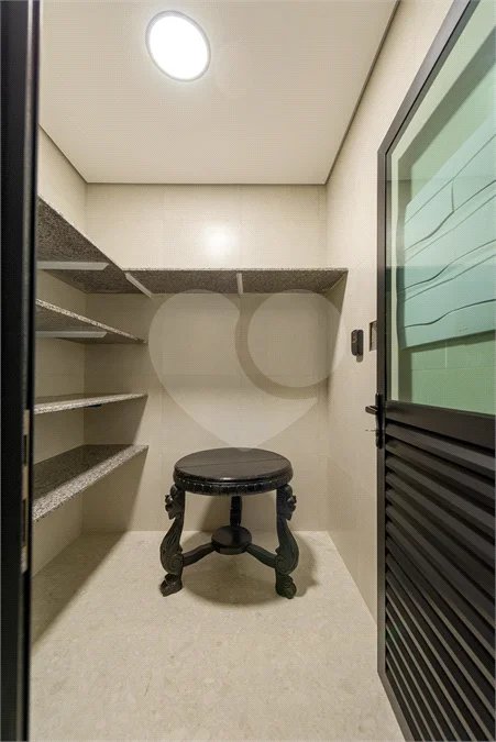 Casa à venda com 4 suítes no condomínio Vale da Santa Fé, Vinhedo - SP