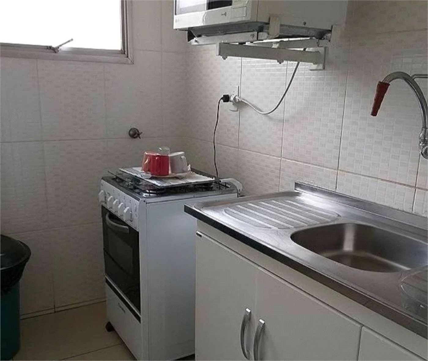 APTO À VENDA COM PREÇO ABAIXO DO MERCADO, PROX. AV. DO RIO PEQUENO C/ 02 DORMS, 01 VAGA COBERTA.