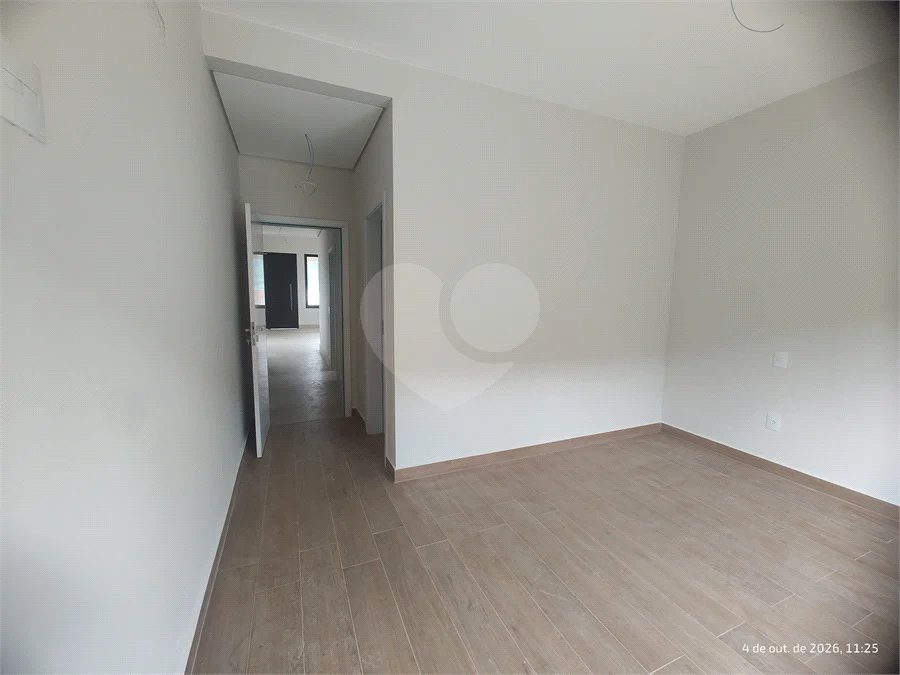 Casa exclusiva em Atibaia de alto padrão com 3 suítes, piscina, espaço gourmet, condomínio fechado, aceita financiamento