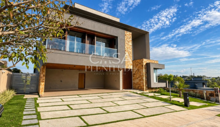 Casa nova no Saint Patrick com 926 m², 5 suítes, elevador e piscina aquecida, saúna em Sorocaba