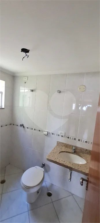 Sobrado a venda no Ipiranga de 220m² com 4 suítes e 2 vagas.Estuda permuta.