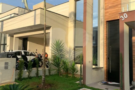 Casa à Venda no Condomínio Golden Park - Hortolândia