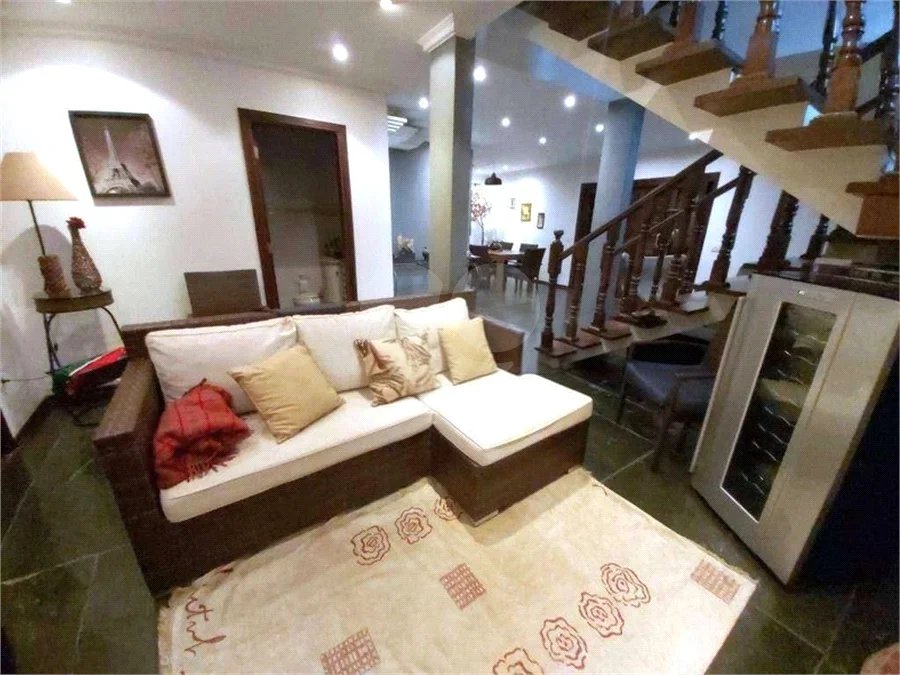 Casa à venda no Condomínio Vista Alegre Sede em Vinhedo/SP