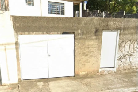 Casa térrea em terreno de 308 m², excelente oportunidade para reforma e valorização.