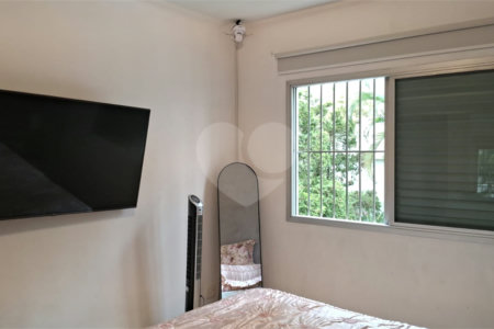Apartamento a venda na Aclimação com 4 dormitórios e 2 vagas.