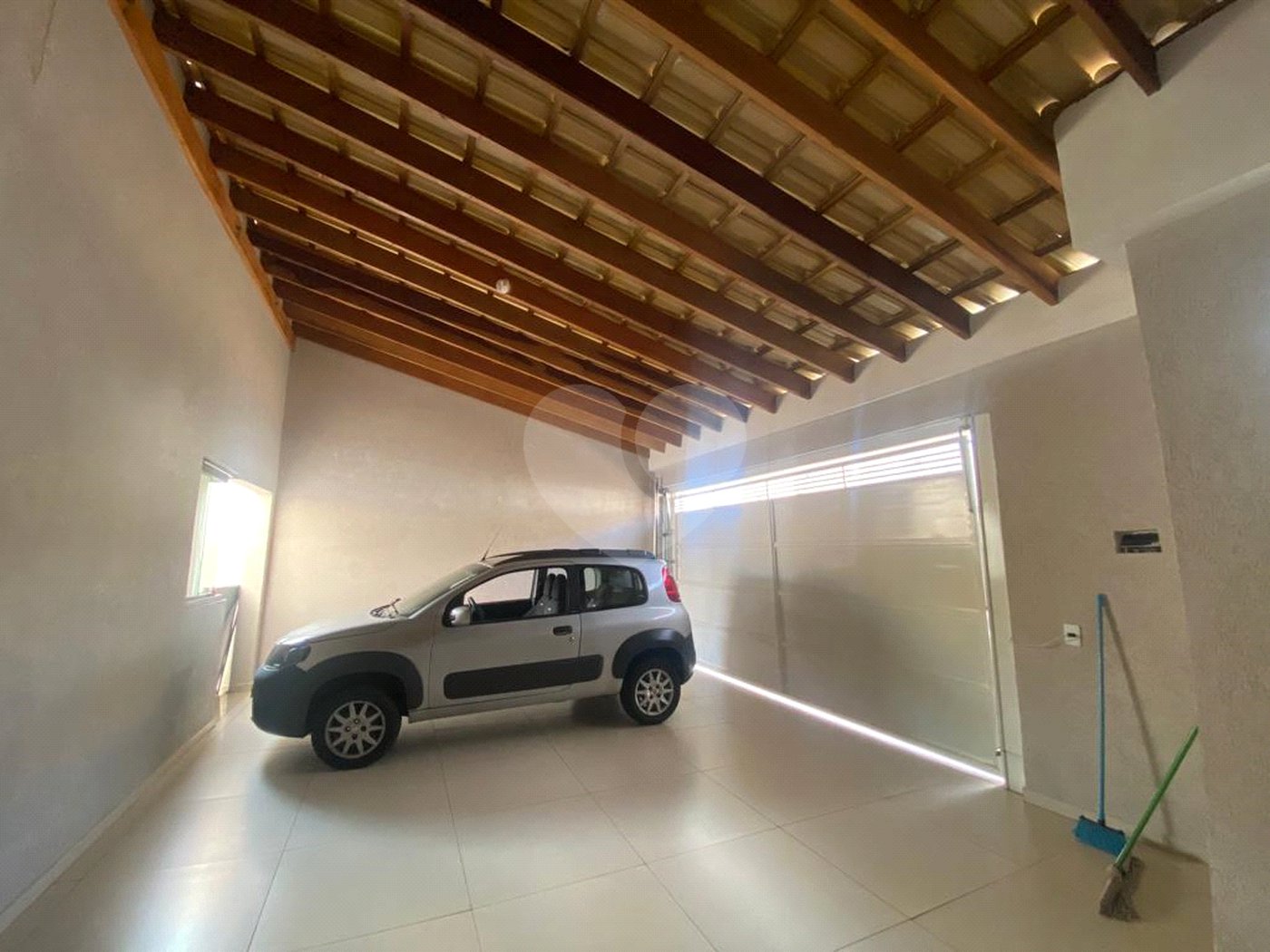Excelente casa toda reformada e com otimo acabamento com churrasqueira e piscina