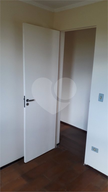 Apartamento á venda, com 03 Dormitórios, em São Carlos.