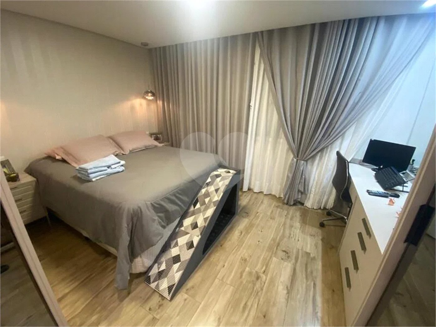 Sobrado à venda com 5 quartos, sendo 4 suítes, em Jardim Prudência, São Paulo, SP