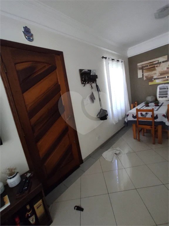 Sensacional sobrado c/ quintal e 3 dorms enormes com varanda! 12 min andando p/o metrô P Inglesa!