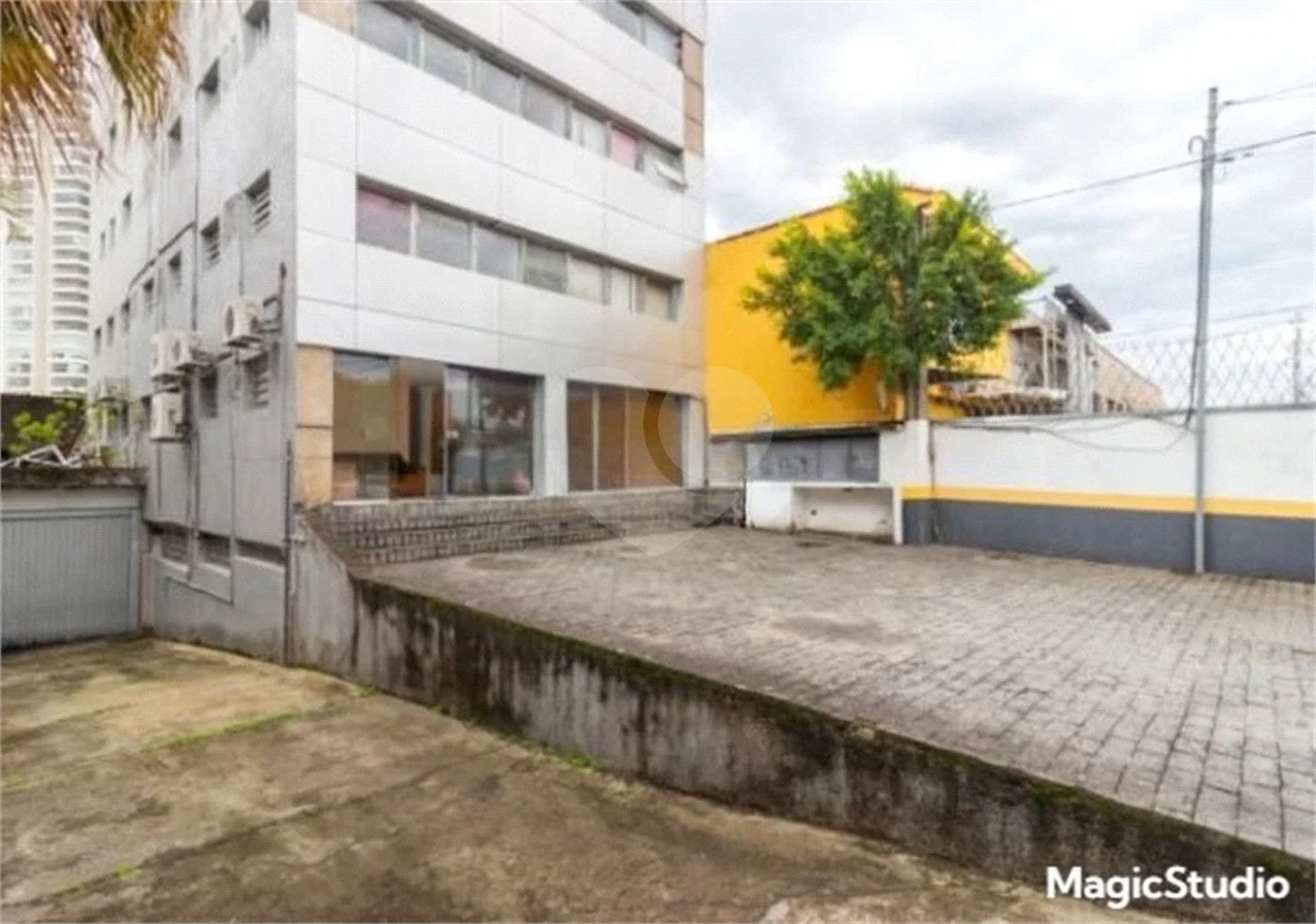 Prédio com 911m² , disponível para venda ou locação na Av. Washingtonís , em Santo Amaro.
