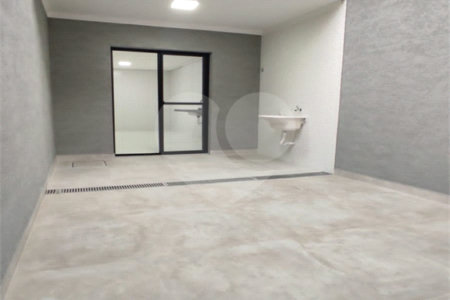 Sobrado à venda na Vila Carrão, 3 quartos (1 suíte)