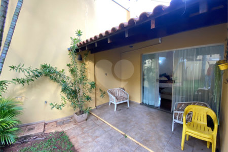Casa térrea no Condomínio Parque Faber I
