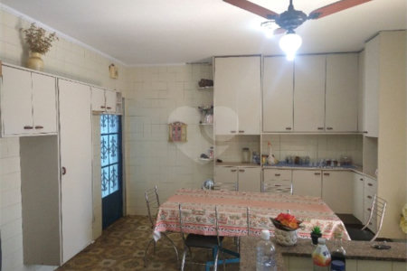 Casa térrea no Centro em Araraquara/SP, com 4 dormitórios