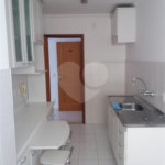 Indaiatuba - Venda - Apartamento no Condomínio Portal das Flores com 64 m², 3 dorms, sendo 2 com armários planejados, , WC social, cozinha planejada e totalmente integrada com a lavanderia, varanda, , 02 vagas de garagem. Excelente localização, a poucos metros do Shopping Polo, mercados, padaria,