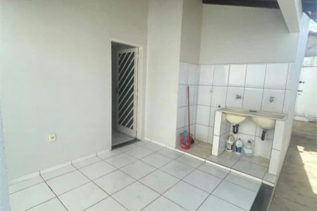Casa para alugar com 3 quartos, sendo 1 suíte,  em Setor Industrial, Balsas, MA