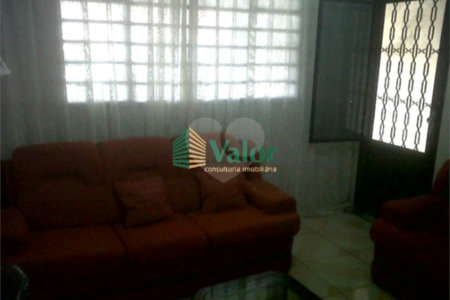 Casa térrea à venda no Jardim Tangará